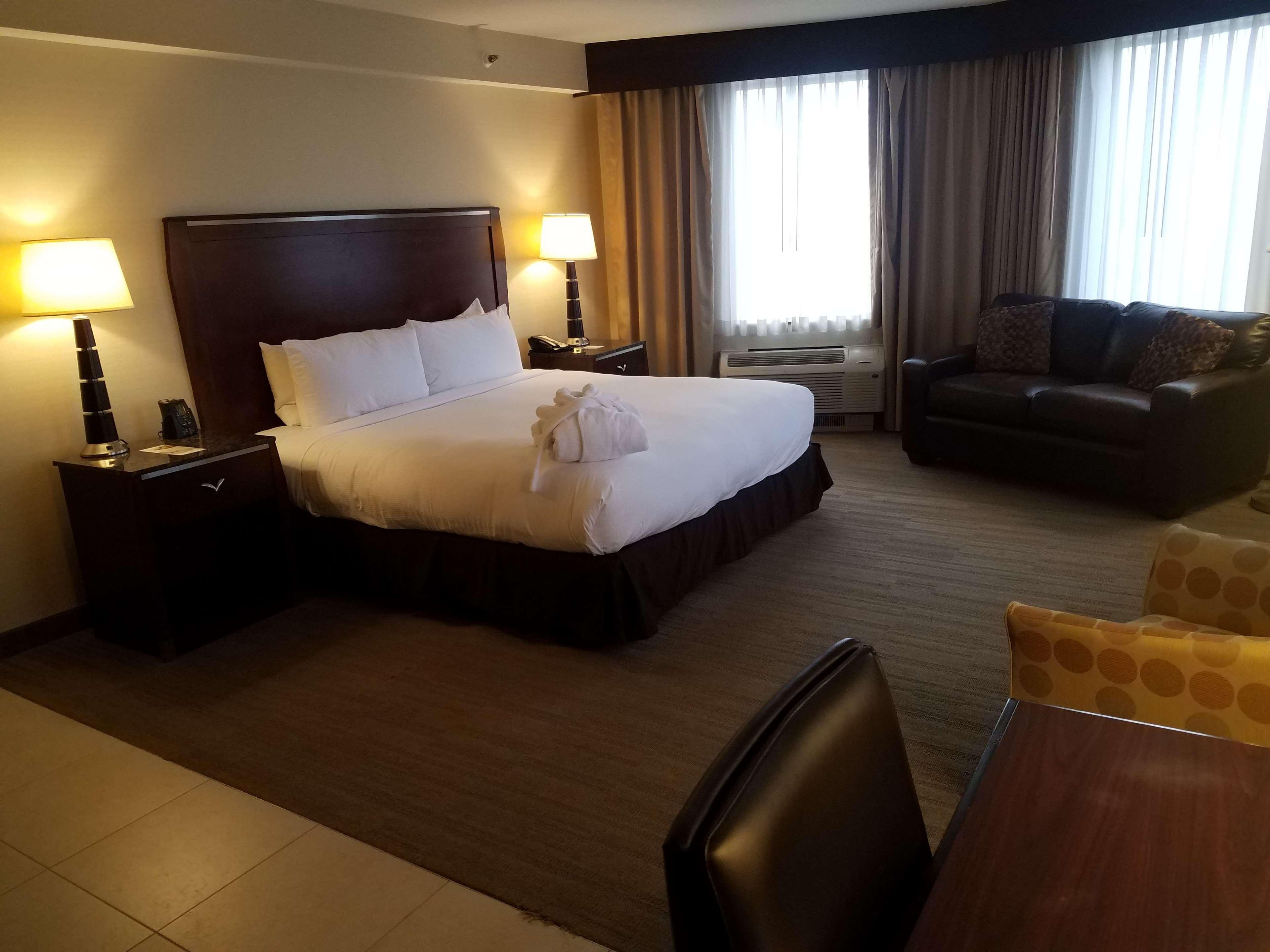 Doubletree By Hilton Hotel Denver - Thornton Exterior photo