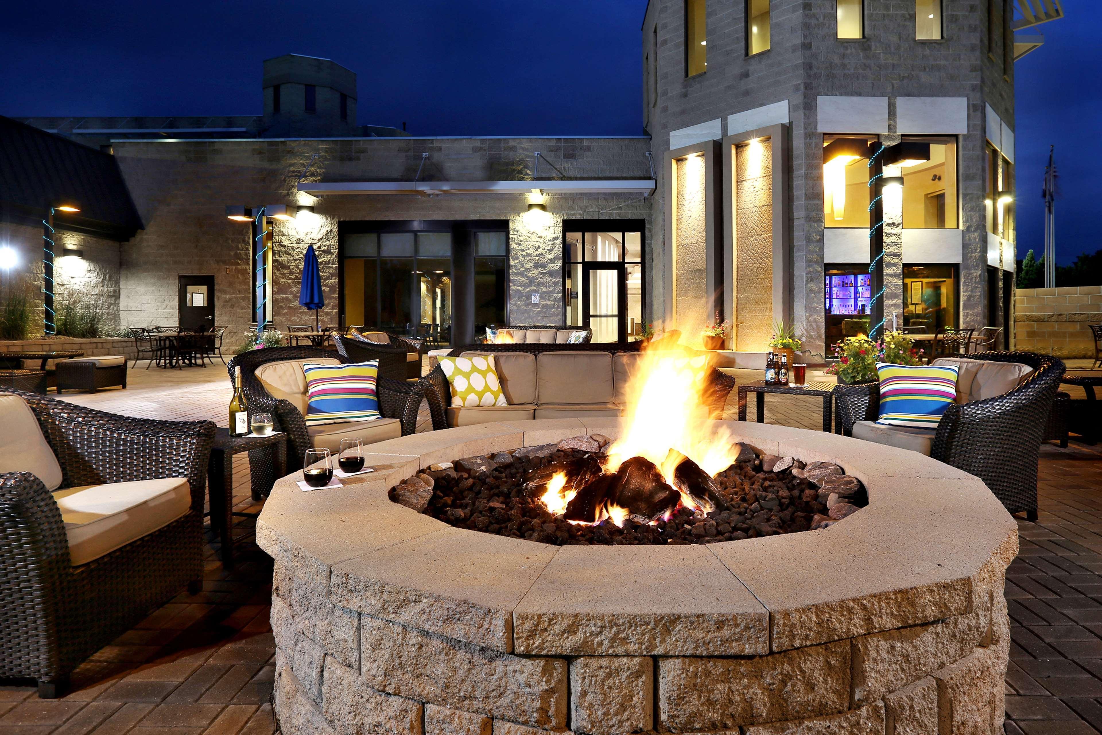 Doubletree By Hilton Hotel Denver - Thornton Exterior photo