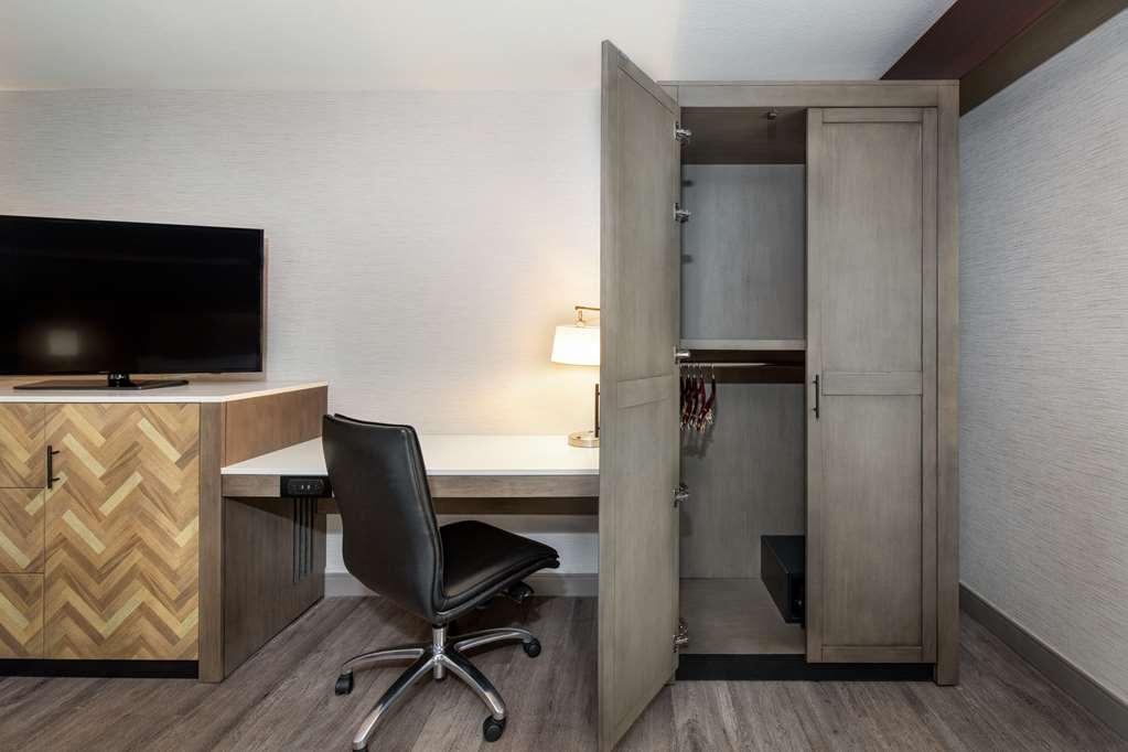 Doubletree By Hilton Hotel Denver - Thornton Room photo