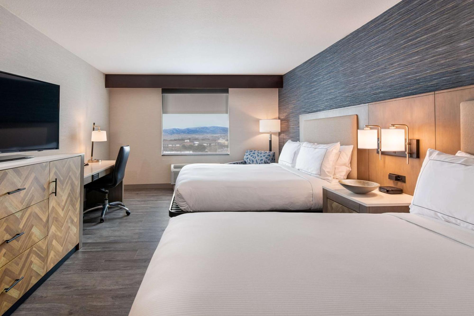 Doubletree By Hilton Hotel Denver - Thornton Exterior photo
