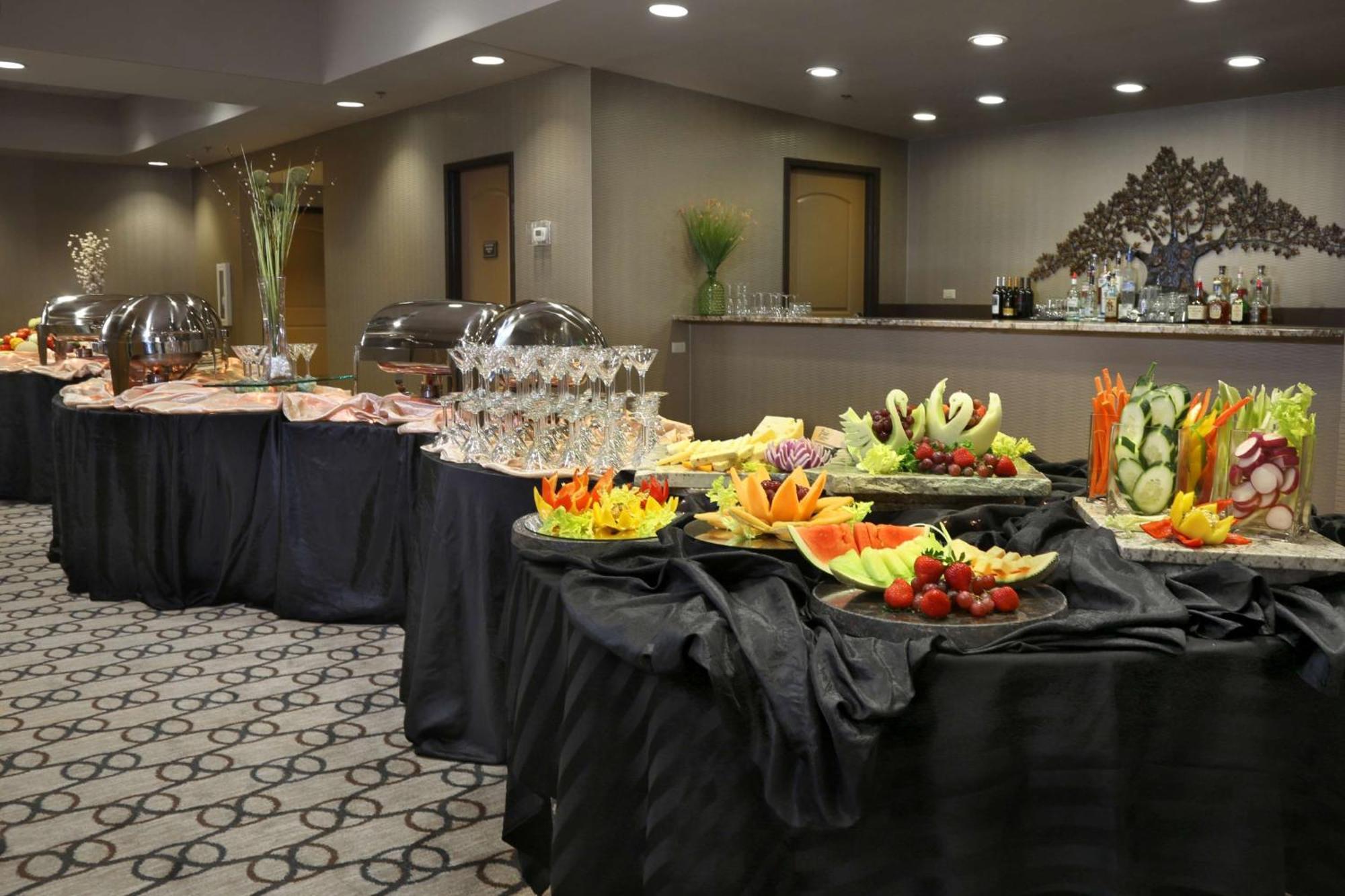 Doubletree By Hilton Hotel Denver - Thornton Exterior photo