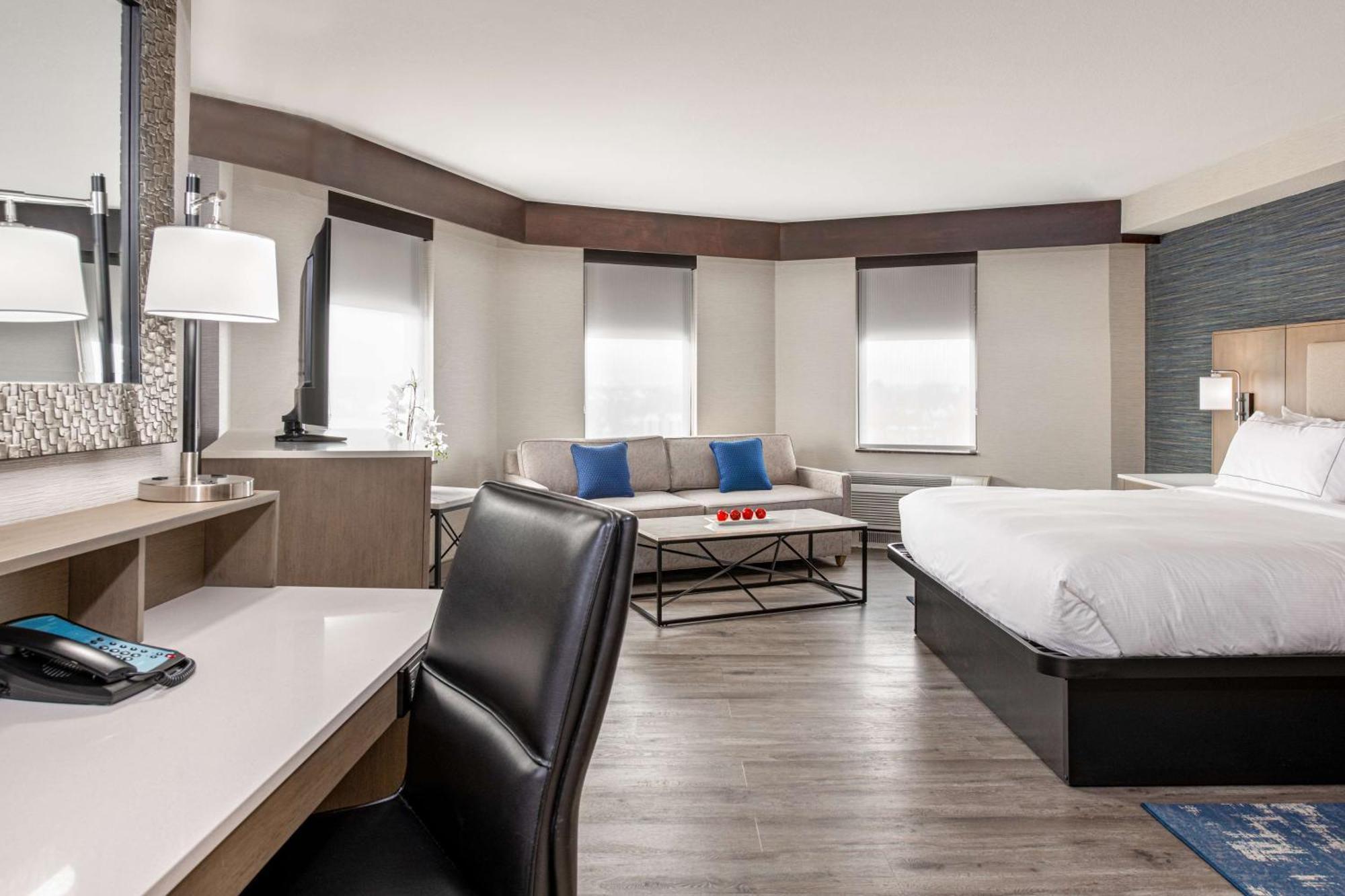 Doubletree By Hilton Hotel Denver - Thornton Exterior photo